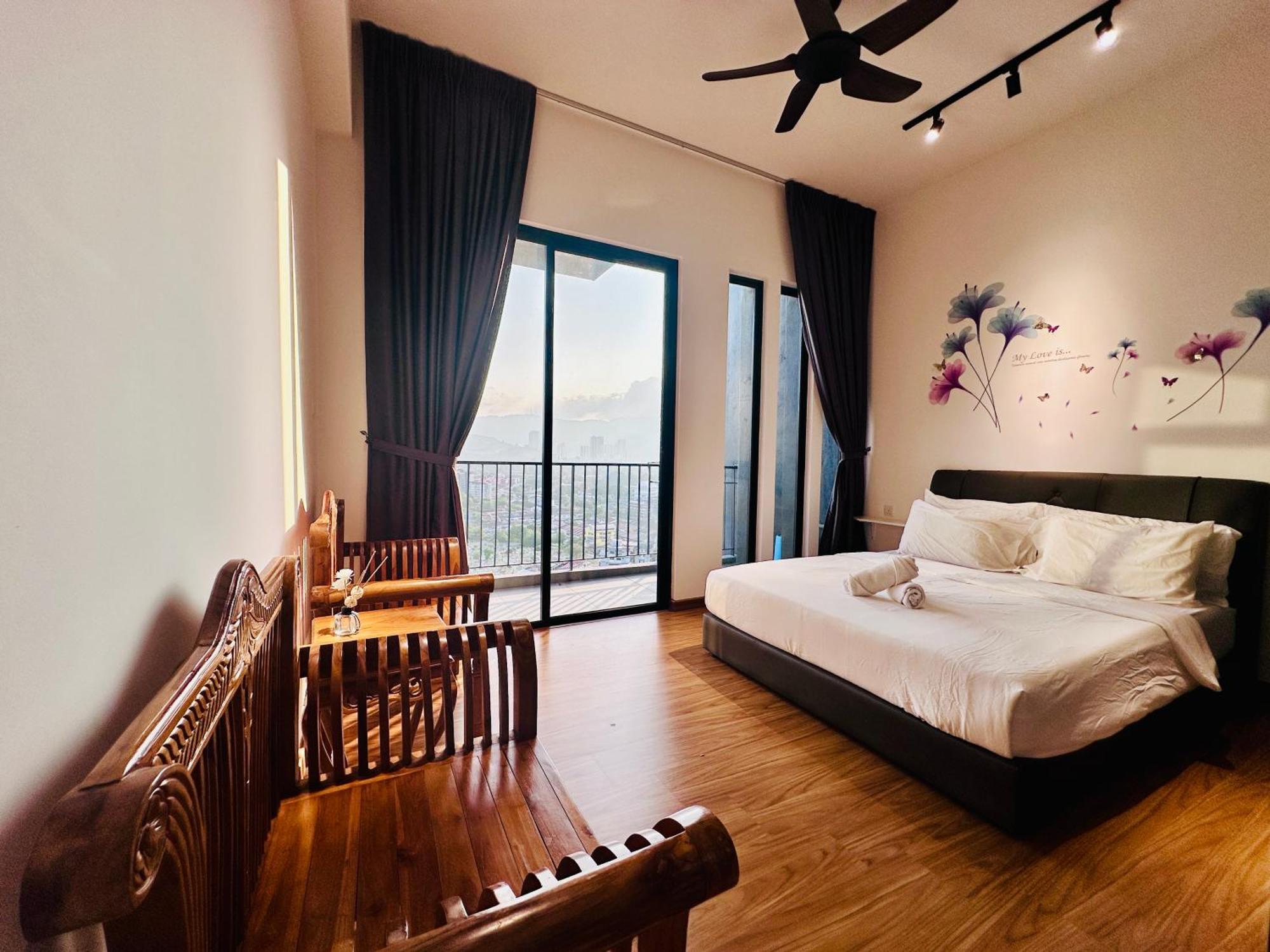 2br Luxury Rooftop Swimming Pook Homestay@georgetown@10pax - 无敌美景两房民宿 Apartment *